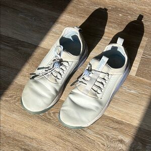 Clove Women’s Classic Core - Healthcare Shoe